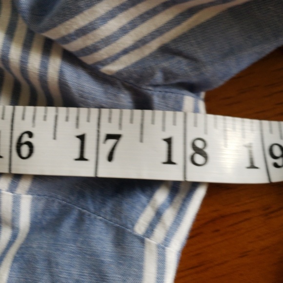 Talbots button down size 4p - Picture 3 of 7